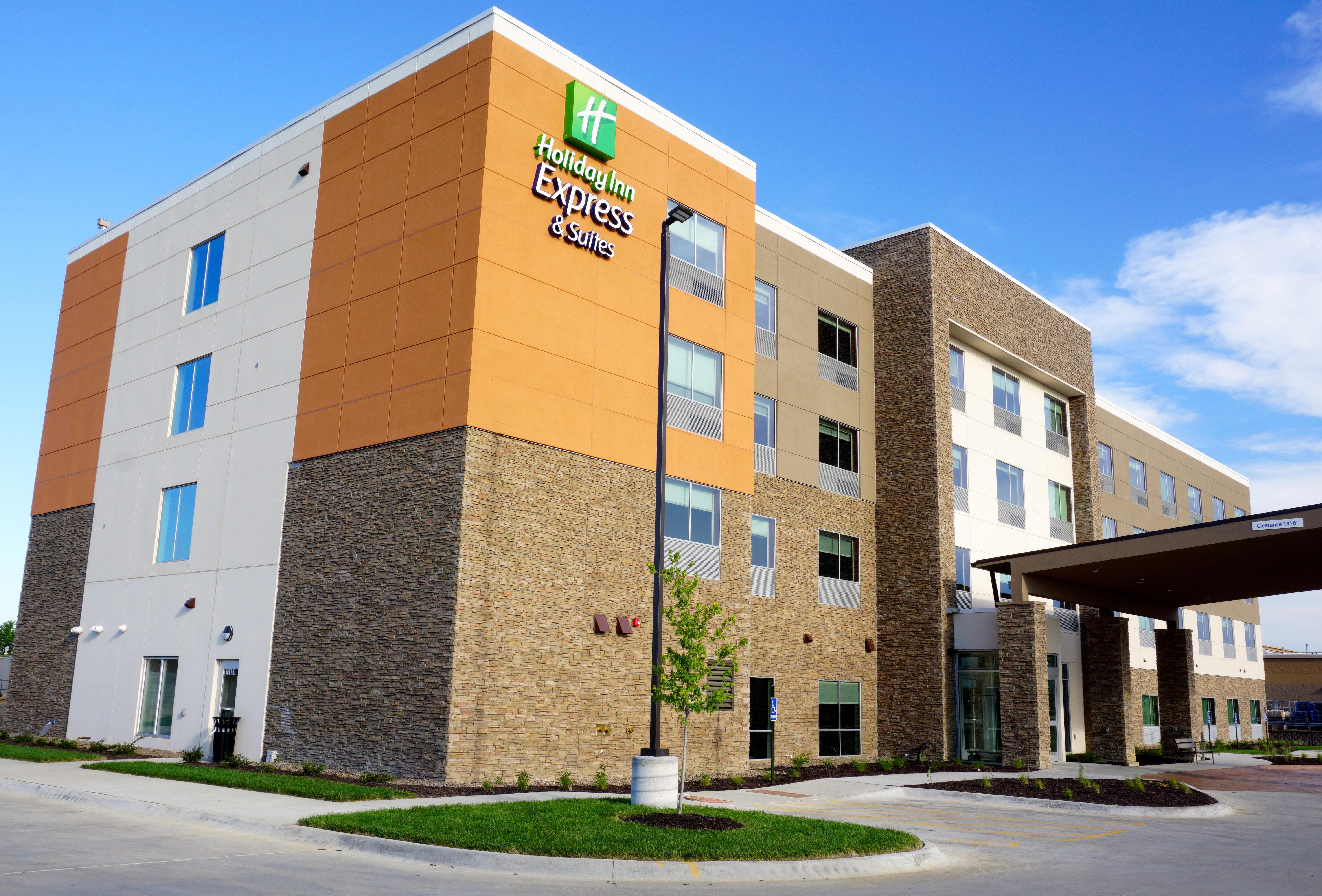 Holiday Inn Express & Suites Omaha - Millard Area By Ihg Екстер'єр фото