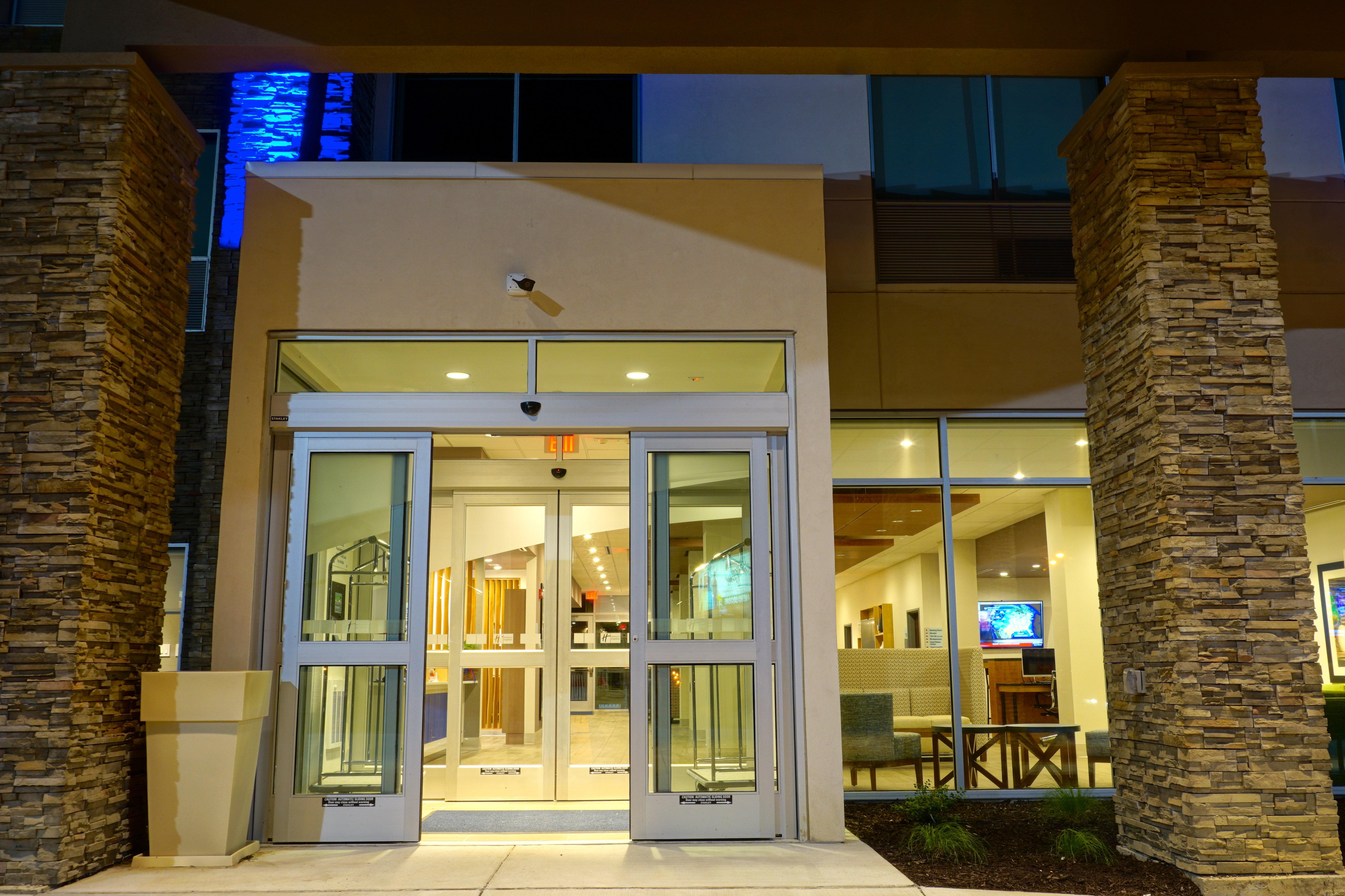 Holiday Inn Express & Suites Omaha - Millard Area By Ihg Екстер'єр фото