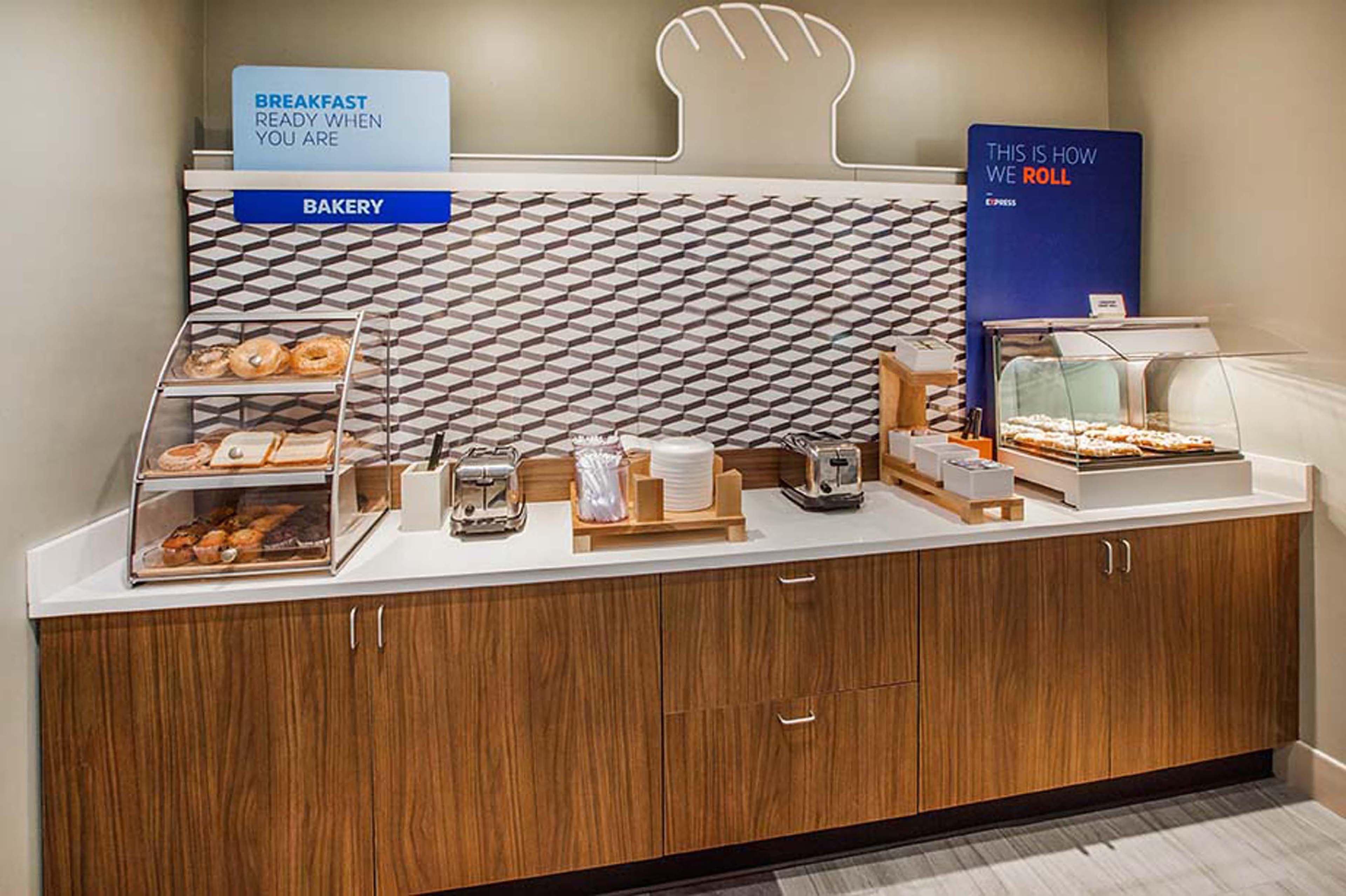 Holiday Inn Express & Suites Omaha - Millard Area By Ihg Екстер'єр фото