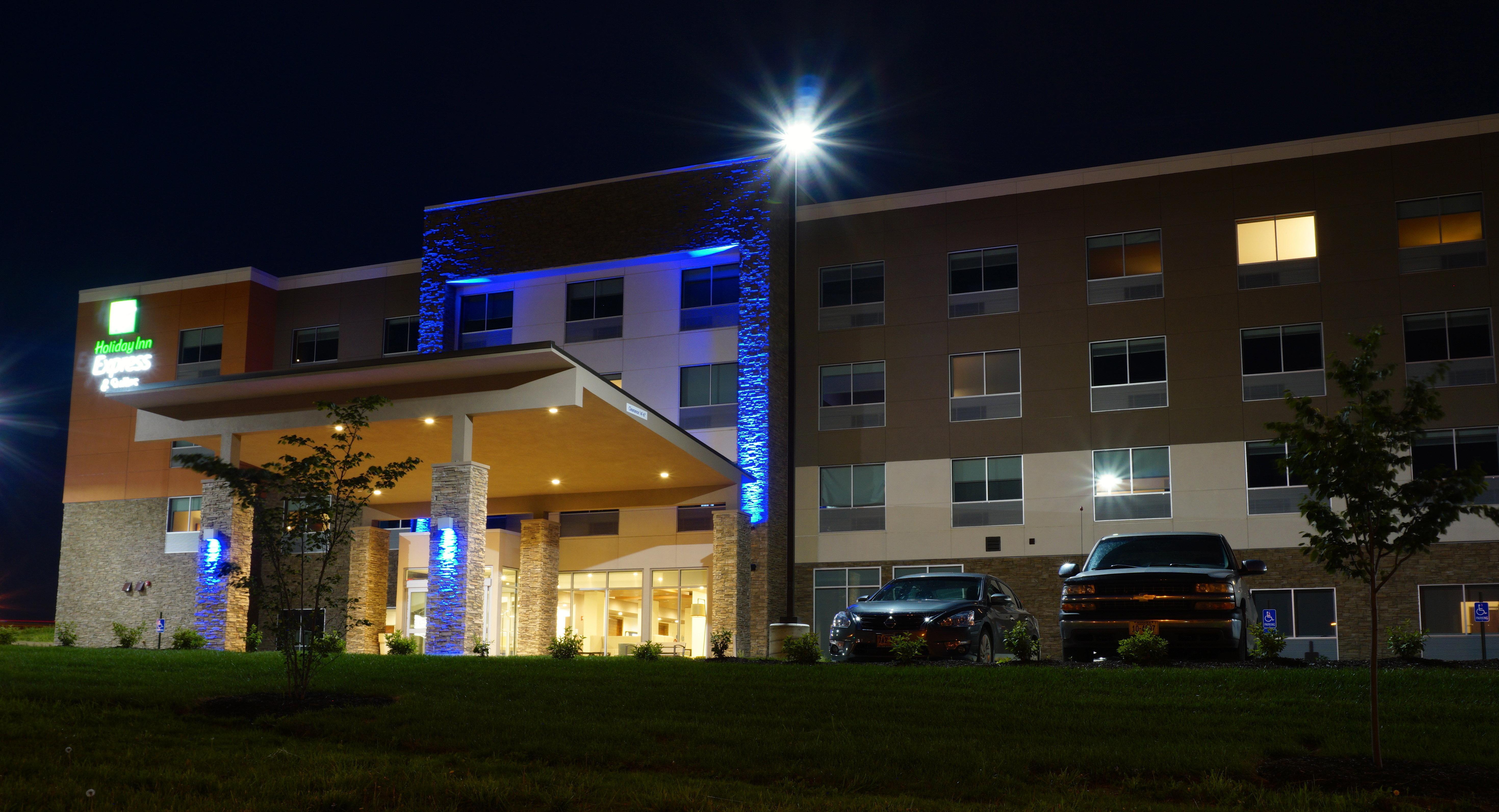 Holiday Inn Express & Suites Omaha - Millard Area By Ihg Екстер'єр фото