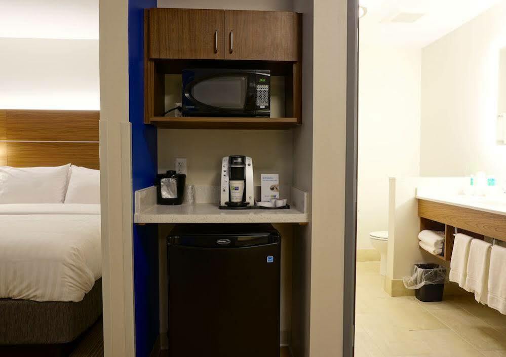 Holiday Inn Express & Suites Omaha - Millard Area By Ihg Екстер'єр фото